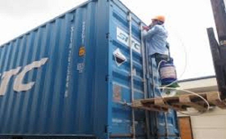 Phun khử trùng diệt khuẩn cho Container